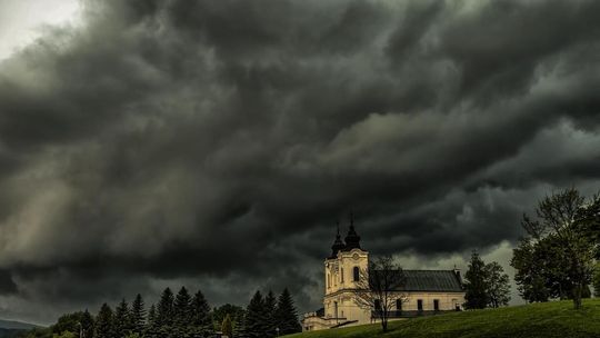 Uwaga! Dziś prognozowane burze w regionie