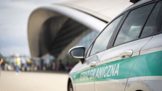 W Jasionce, ale też na każdym lotnisku liczy się czujność. Miej bagaż zawsze przy sobie