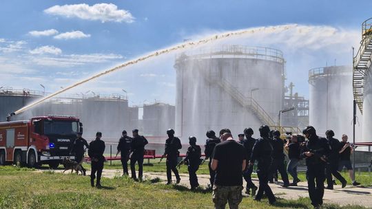 W Jedliczu ćwiczyli reakcję na atak terrorystyczny i atak drona na ORLEN Południe