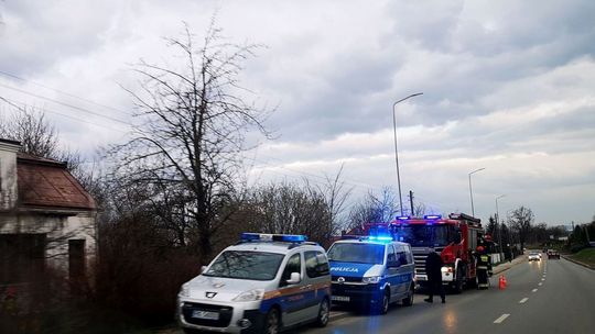 W jednym z domów przy Korczyńskiej znaleziono zwłoki mężczyzny. Miał nadpalone ubranie [AKTUALIZACJA]