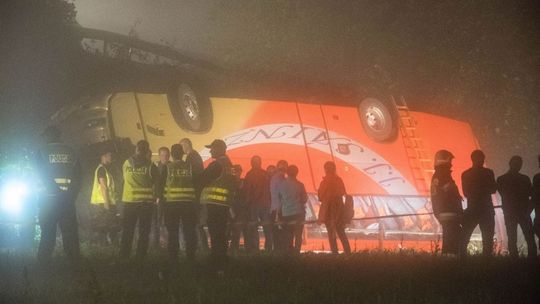 W Leszczawie Dolnej autobus spadł w przepaść. Wielu rannych i kilka ofiar śmiertelnych