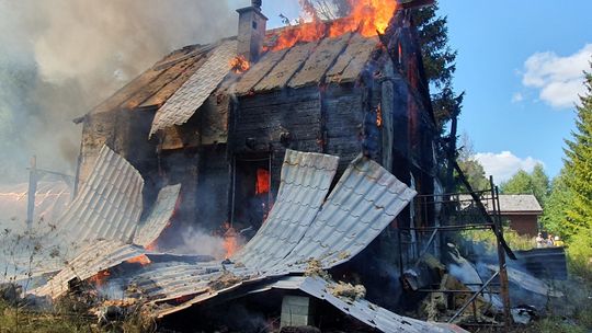 W pożarze 4-osobowa rodzina straciła dach nad głową