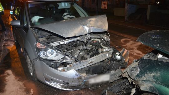W sylwestrowy wieczór wjechał w taksówkę. Miał blisko 3 promile