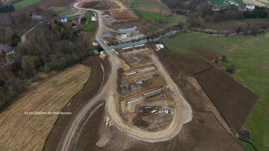 W takim stanie Mostostal Warszawa pozostawił budowę S19 Domaradz - Krosno [DRON]