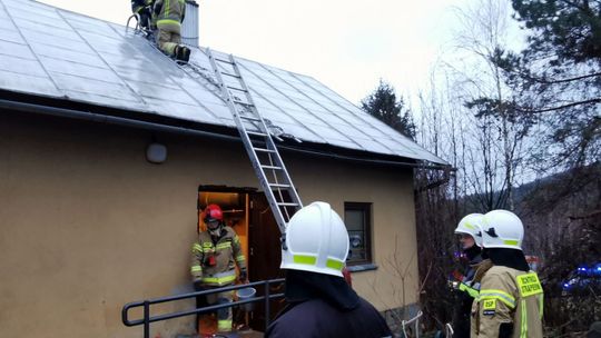 ? Węglówka: Groźny pożar w budynku mieszkalnym