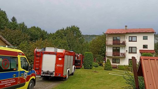 Węglówka. Pożar domu od uderzenia piorunem