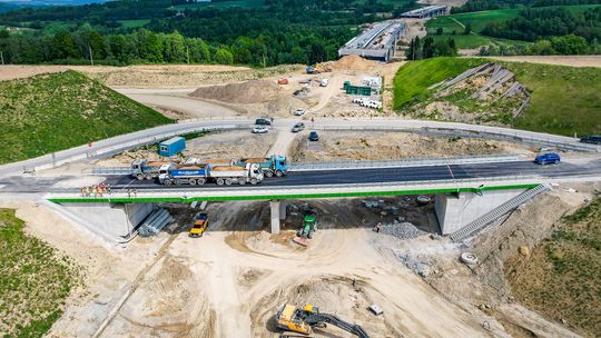 Kolejny wiadukt nad S19 po próbach obciążeniowych