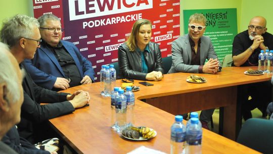 Wiceminister edukacji w Krośnie. Rozmawiała z nauczycielami o zmianach w szkołach