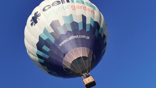 Widowiskowy przelot Cellfast Balloon Team nad Krosnem. Kto go widział?