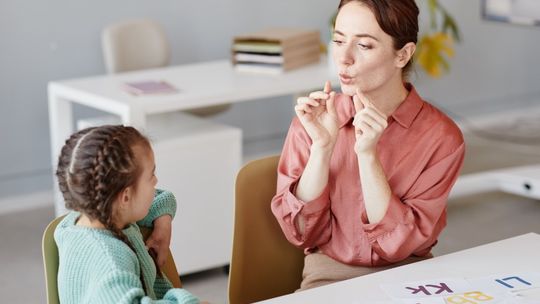 Widzisz się w pracy jako logopeda? Zobacz, jak i gdzie zdobyć potrzebne umiejętności!