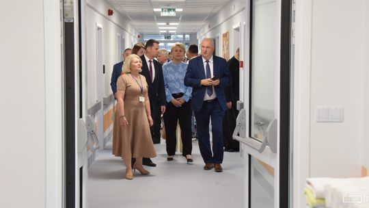 Więcej miejsc dla pacjentów i nowoczesne wyposażenie. Nowa część ZOL-u otwarta