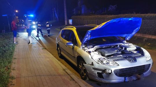 Wieczorna kolizja BMW i Peugeota w Łężanach. Na szczęście bez rannych