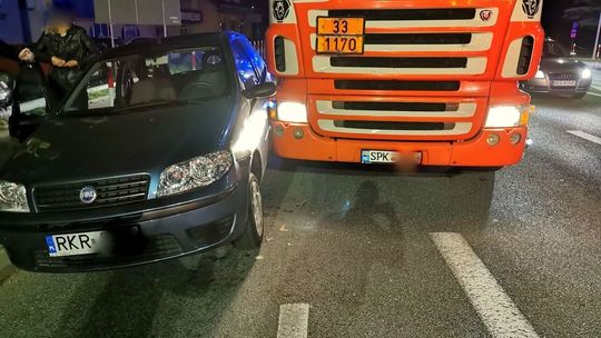 Wieczorne zderzenie cysterny z osobówką na ul. Krakowskiej