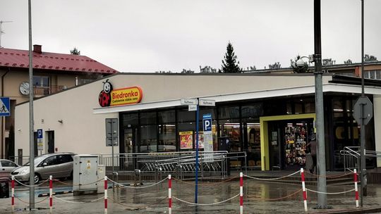 Wielkanoc 2023. Jak będą czynne sklepy? Czy gdzieś zrobimy zakupy?