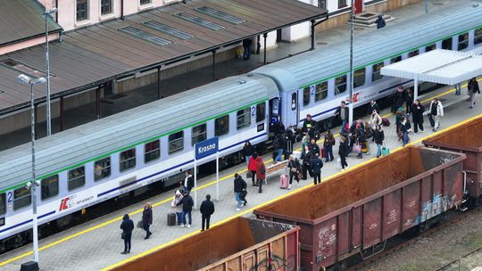 Wielkie prace na linii kolejowej nr 108. Stacje w Krośnie będą zmodernizowane