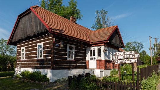 Wirtualny spacer po Zagrodzie Etnograficznej w Rogach