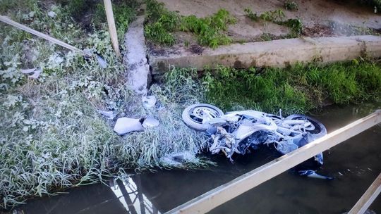 ? Wiśniowa. Wypadek motocyklisty. Jednoślad stanął w płomieniach