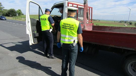 Wspólna akcja Policji i WITD. Kontrolowali emisję spalin w pojazdach
