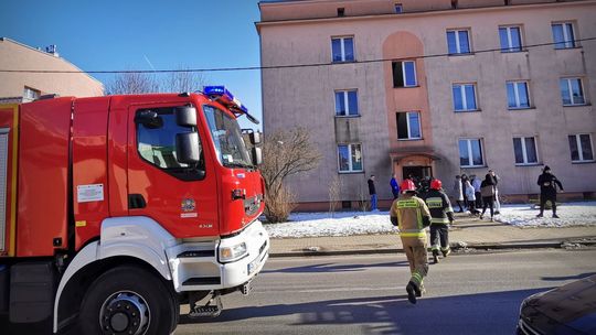 ? Wybuch w bloku przy Naftowej. 22-latek eksperymentował z nieznaną substancją