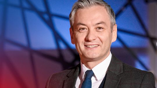 Wygraj "Wyjazd do Europarlamentu z Robertem Biedroniem"