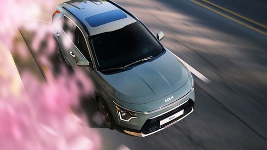 Wyjeżdżasz z Krosna na majówkę? Ekspert radzi, jak zadbać o opony przed podróżą