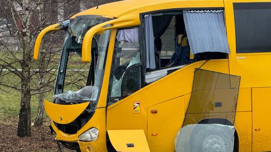 Wypadek autokaru na zjeździe S19 w Rzeszowie Wypadek autokaru na zjeździe S19 w Rzeszowie