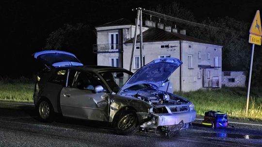 Wypadek dwóch Audi w Rogach na DK19