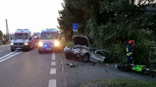 Wypadek na DK19 w Iskrzyni. Zderzenie samochodu z motocyklistą