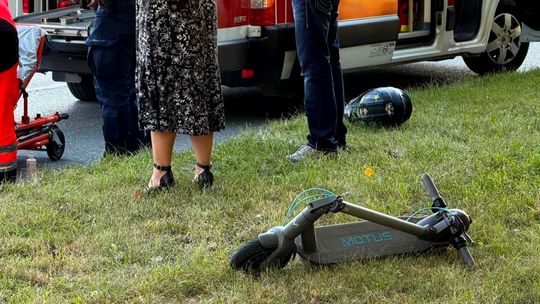 Wypadek na Lotników. 11-latek wjechał w dużą dziurę w jezdni