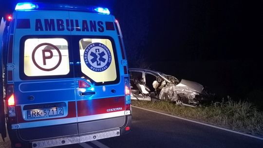 Wypadek na styku powiatów. Nie żyje 21-letnia kobieta