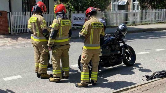 Wypadek na Wojska Polskiego. Zderzenie motocyklisty z osobą na wózku inwalidzkim