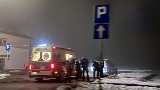 Wypadek podczas odpalania petardy w Zalesiu. Ranny 17-latek