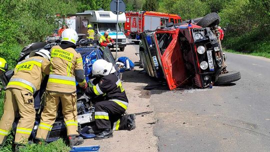Wypadek samochodowy z udziałem ratowników GOPR Bieszczady