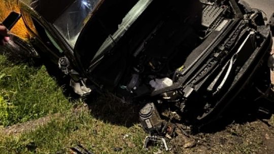 Wypadek w Chorkówce. Volkswagenem uderzył w przepust