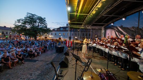 X Wieczór pieśni patriotycznych "Żeby Polska była Polską"