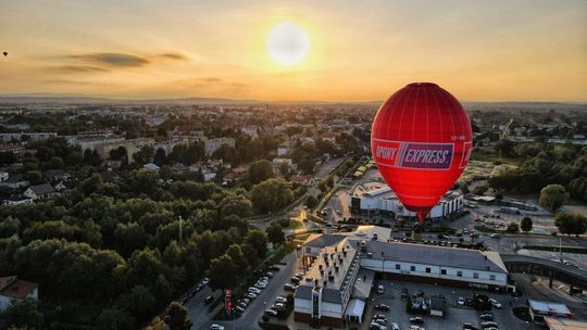 XXI Górskie Zawody Balonowe w Krośnie zaskoczyły idealną pogodą. Znamy zwycięzcę! [ZDJĘCIA]