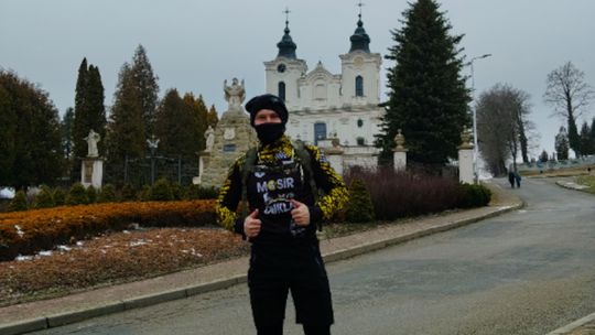 Z Dukli do Budapesztu. Bieg Aleksandra Wróbla w szczytnym celu