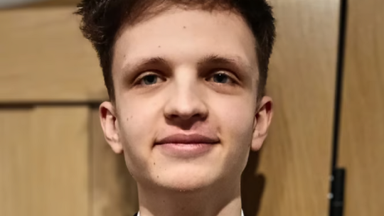 Z ławki studenckiej na oddział onkologii. Trwa zbiórka na leczenie 19-letniego Kacpra z Głowienki