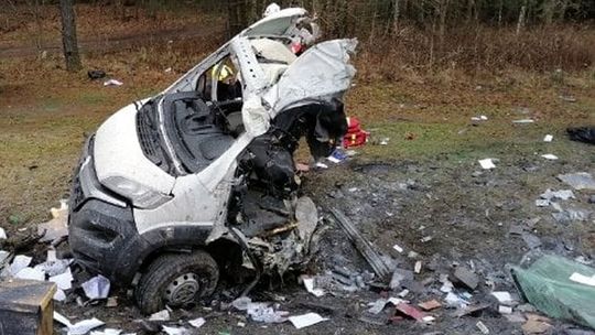 Z Podkarpacia. Zderzenie busa z pociągiem. Szynobus się zapalił [AKTUALIZACJA: Jedna osoba nie żyje]