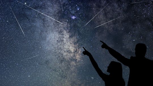 Z soboty na niedzielę noc spadających meteorów