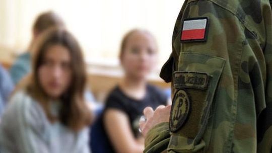 Za kilka dni wojsko wejdzie do szkół. Żołnierze będą uczyć dzieci