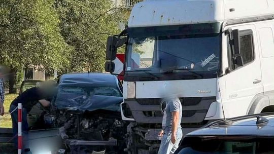 Zablokowana DK19 po wypadku w Niebylcu