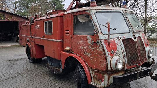 Zabytkowy wóz strażacki STAR 25 wróci do dawnej świetności