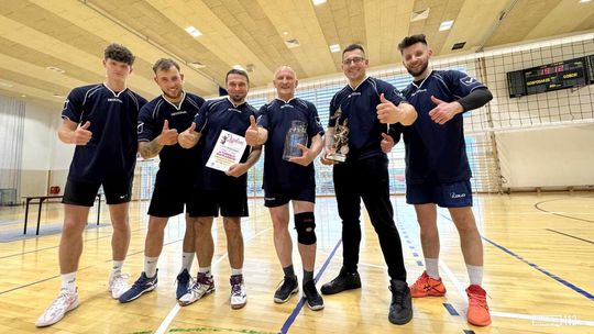 Zacięta rywalizacja i sportowa integracja – zakończył się Turniej Siatkówki o Statuetkę św. Floriana