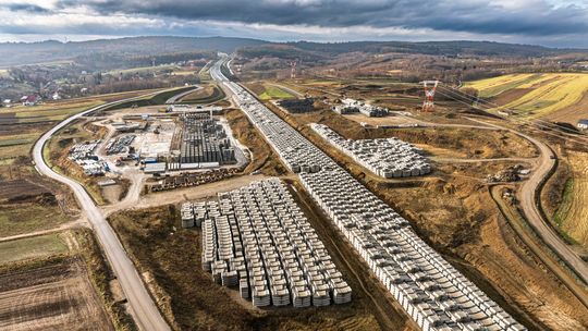 Zakończono montaż 11 tysięcy betonowych elementów pierwszej nawy tunelu S19 Zakończono montaż 11 tysięcy betonowych elementów pierwszej nawy tunelu S19