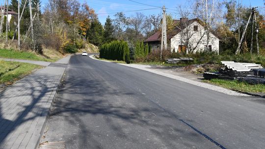 Zakończyła się przebudowa drogi w Lubatówce i Lubatowej