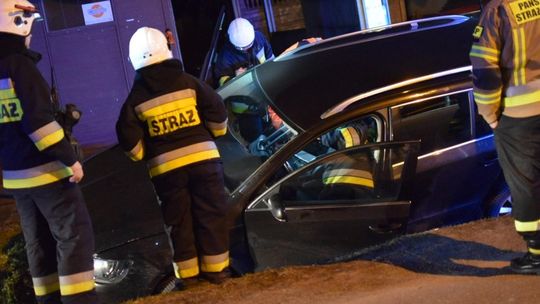 ŻARNOWIEC: Wypadek przy Domu Ludowym