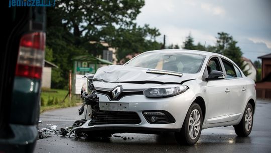 ŻARNOWIEC: Zderzenie Renault i Volkswagena