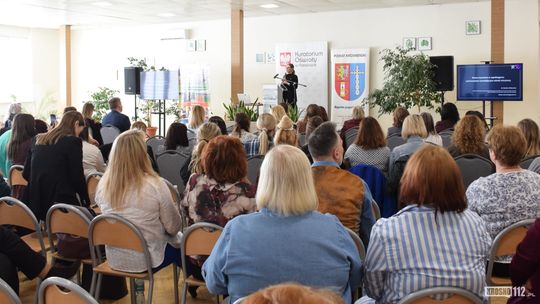 Zauważ, zapytaj, zaakceptuj, zareaguj. W Zespole Szkół w Iwoniczu rozmawiano o pomocy młodzieży