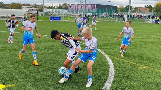 Zawodnicy Beniaminka Krosno na Budapest Youth Cup 2023! Zagrali m.in z Juventusem